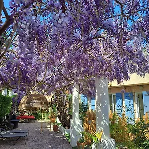 Chez Louis Hotel